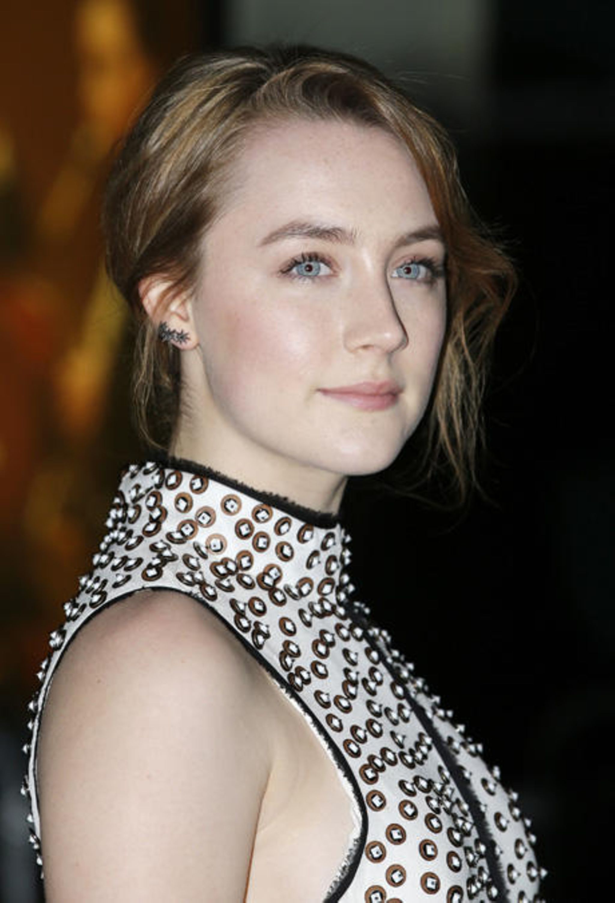 Effortlessly Chic: Saoirse ⁤Ronan's Casual Street⁣ Style